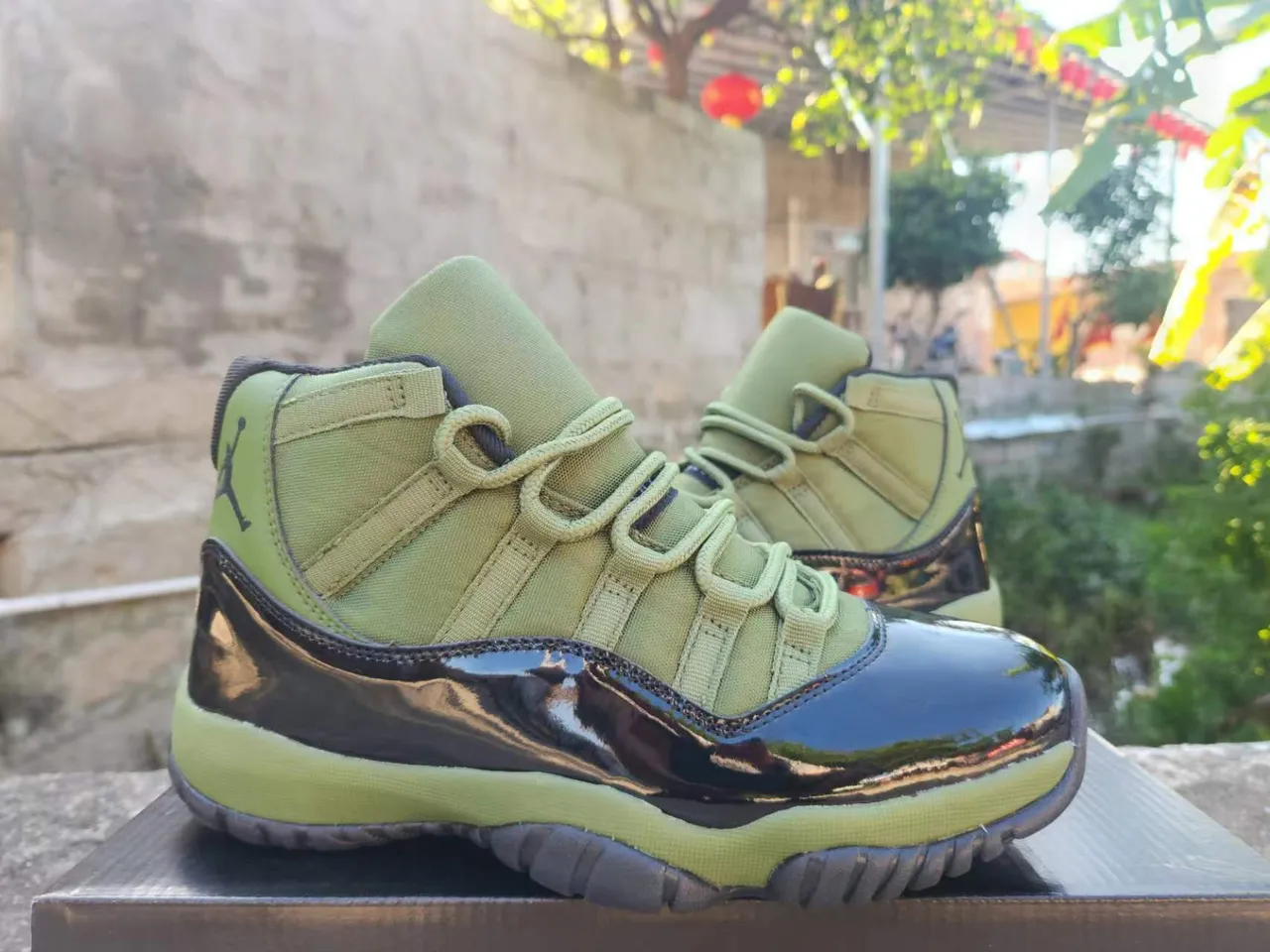 Air Jordan 11 Olive Green Patent Leather Basketball Shoes 4