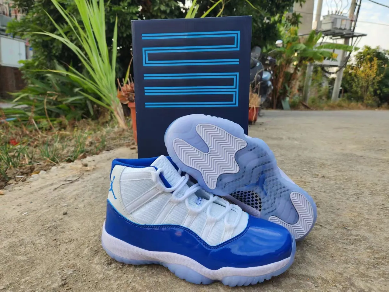 Air Jordan 11 Royal Blue Patent Leather Basketball Shoes 5