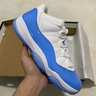 Air Jordan 11 Branco e Azul Brilhante Tênis de Basquete