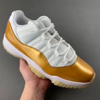 Air Jordan 11 白金漆皮篮球鞋