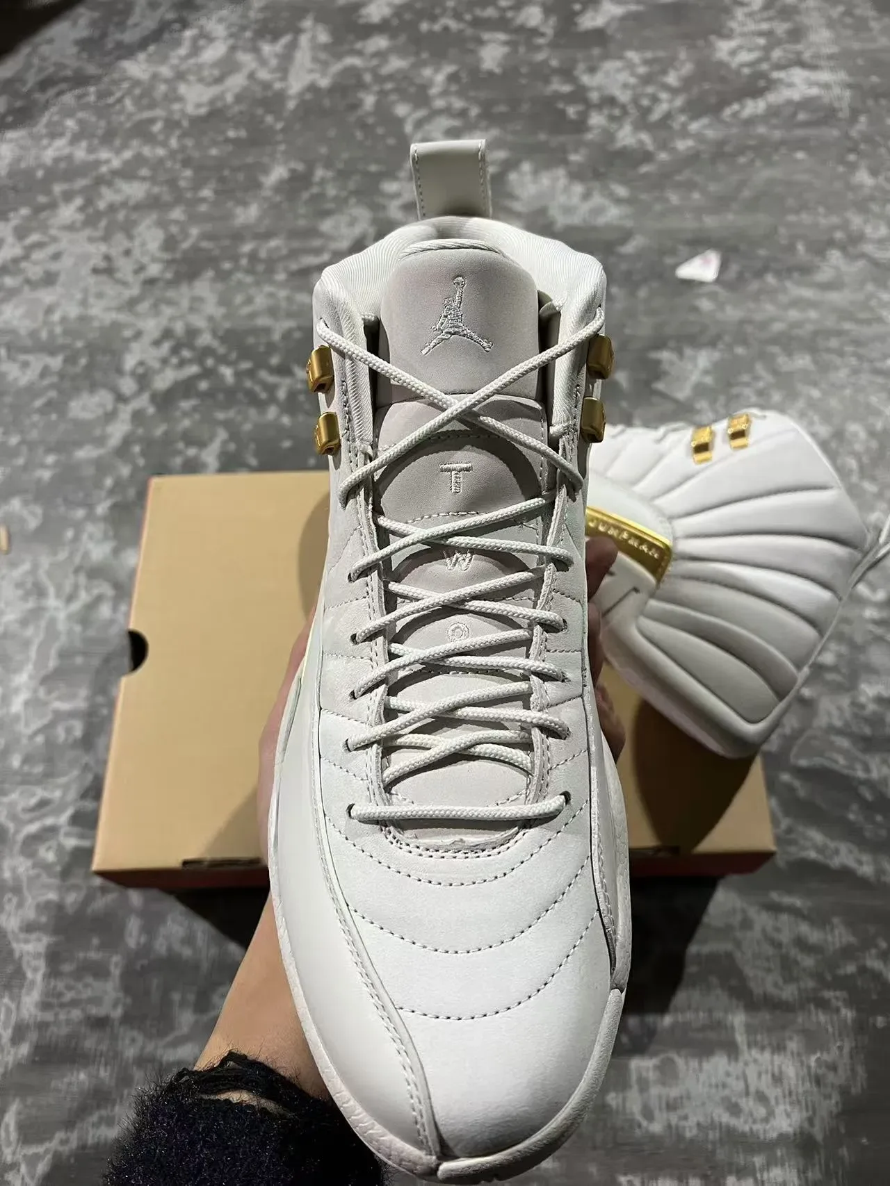 Air Jordan 12 Light Gray and Gold Basketball Shoes 3