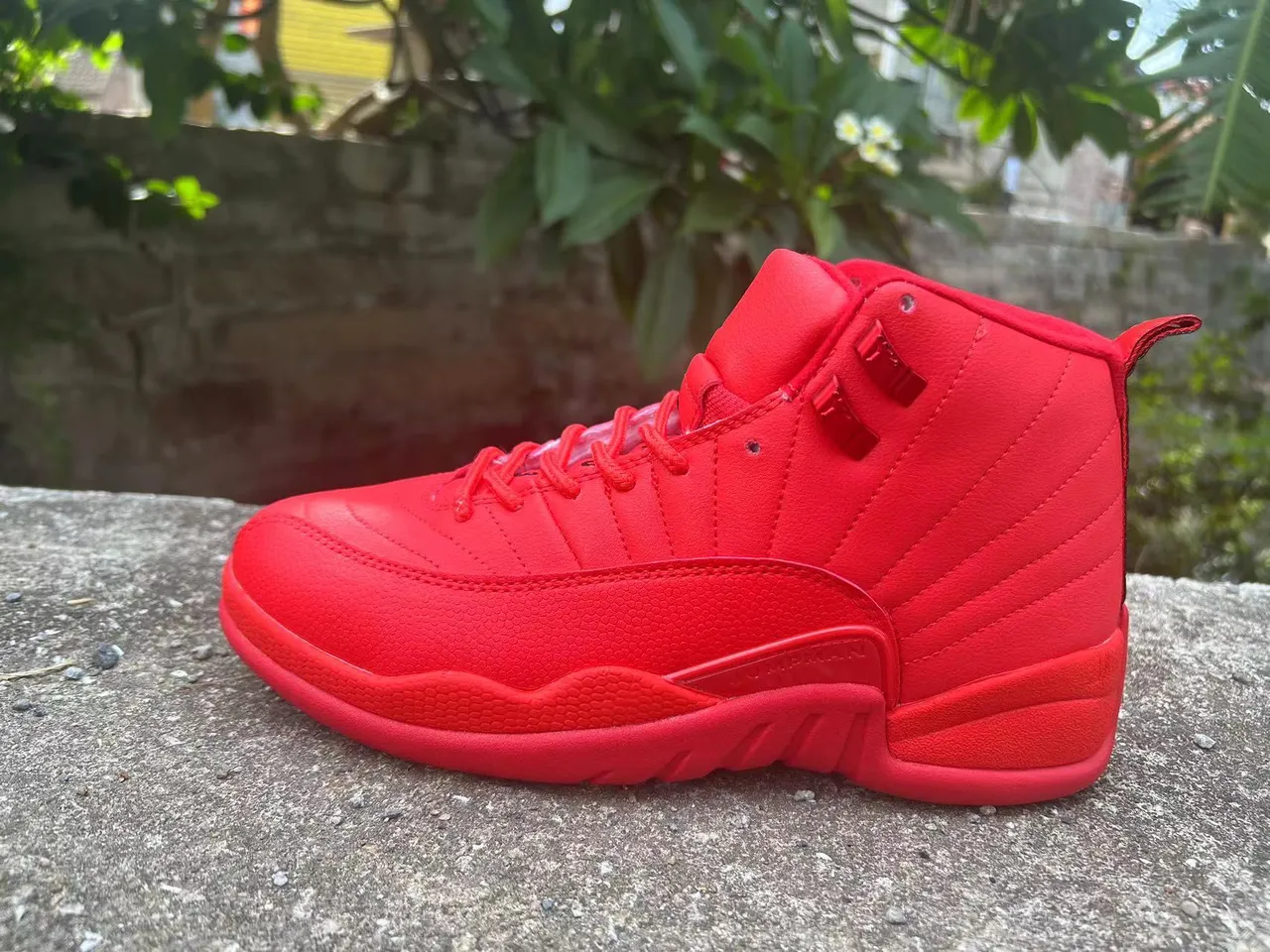 Air Jordan 12 Monochromatic Red Basketball Shoes 2