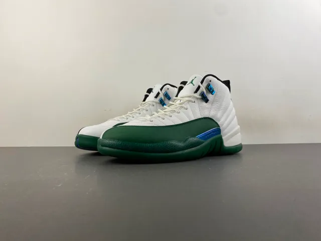 Chaussures de basketball Air Jordan 12 blanc et vert 11