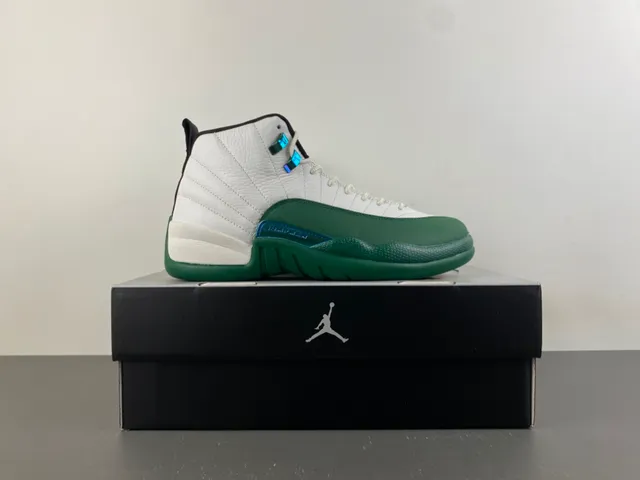 Chaussures de basketball Air Jordan 12 blanc et vert 16