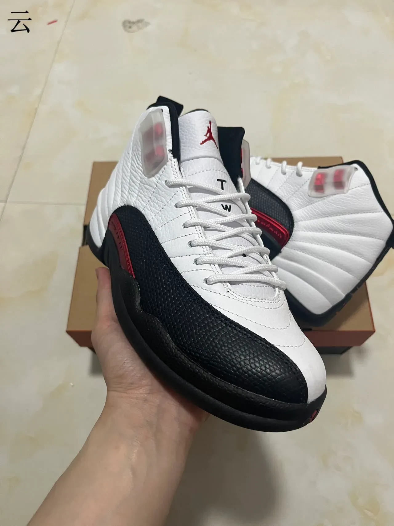 Air Jordan 12 White Black Red Tênis de Basquete 2