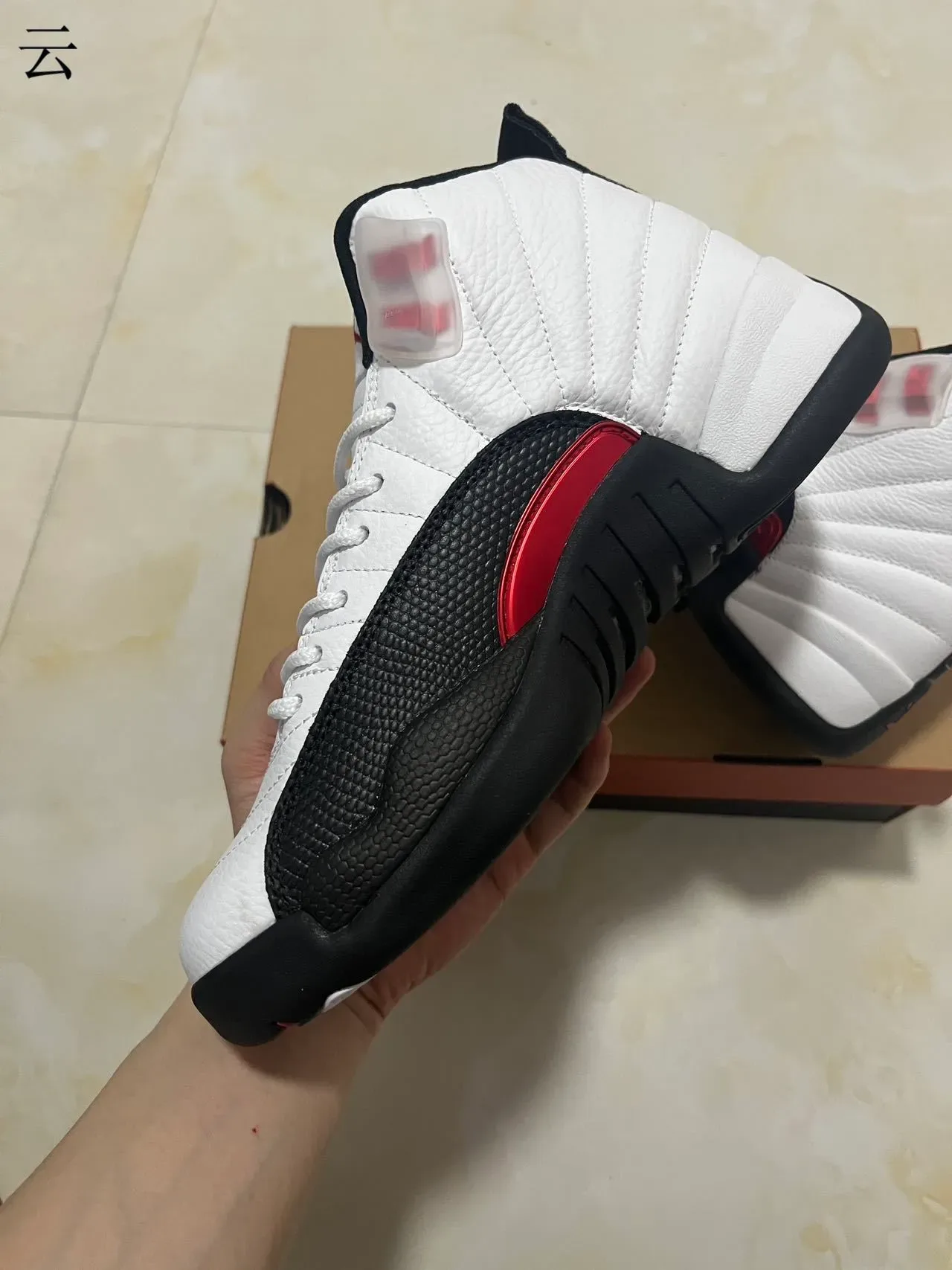 Air Jordan 12 White Black Red Tênis de Basquete 7