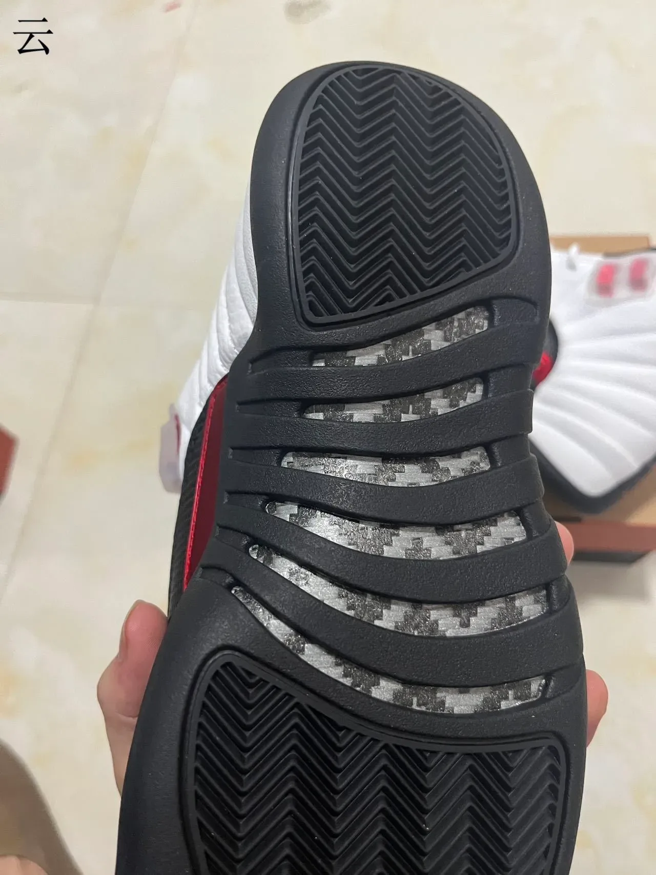 Air Jordan 12 White Black Red Tênis de Basquete 9