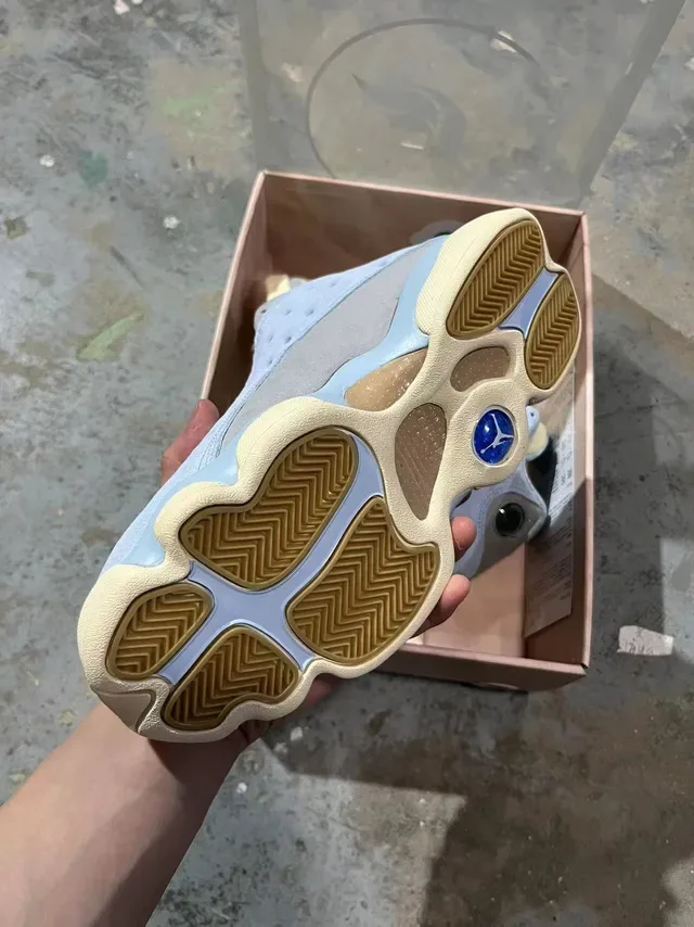 Air Jordan 13 Chaussures de Basketball Bleu Clair et Beige 4
