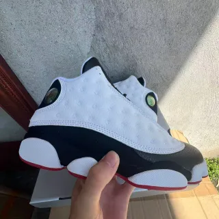 Air Jordan 13 白黑红篮球鞋