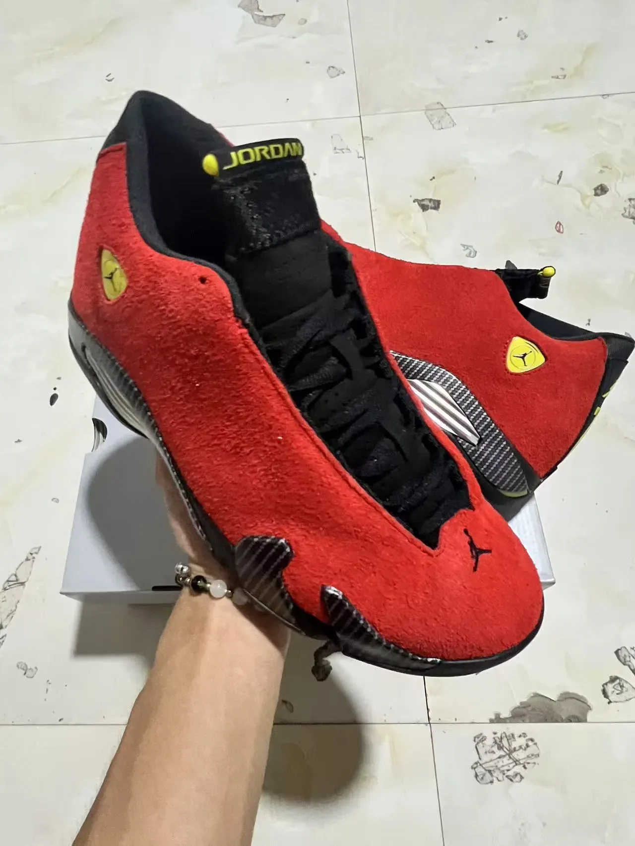 Air Jordan 14 فيراري ريد سويد ألياف الكربون حذاء كرة السلة 2