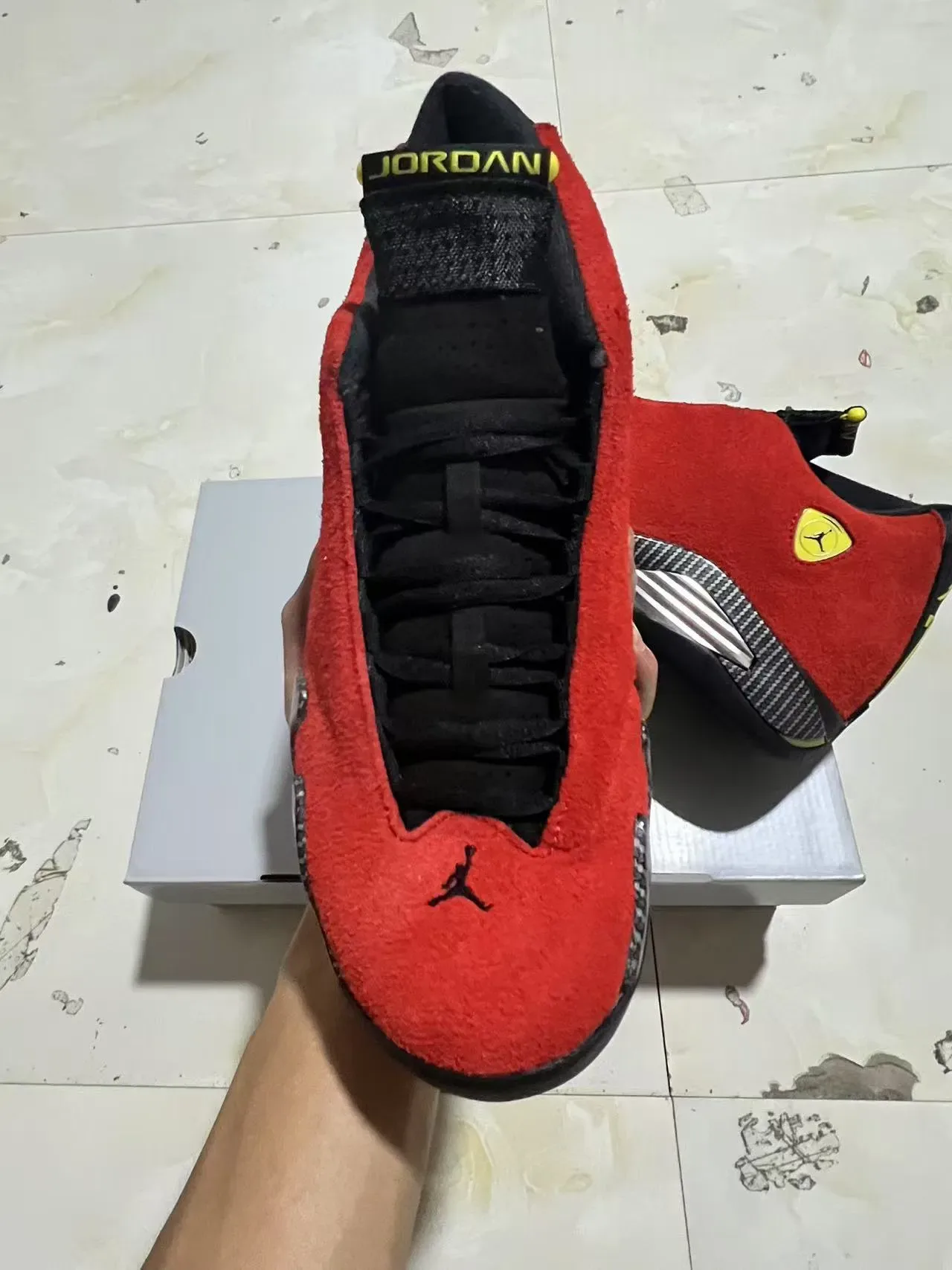 Air Jordan 14 فيراري ريد سويد ألياف الكربون حذاء كرة السلة 3