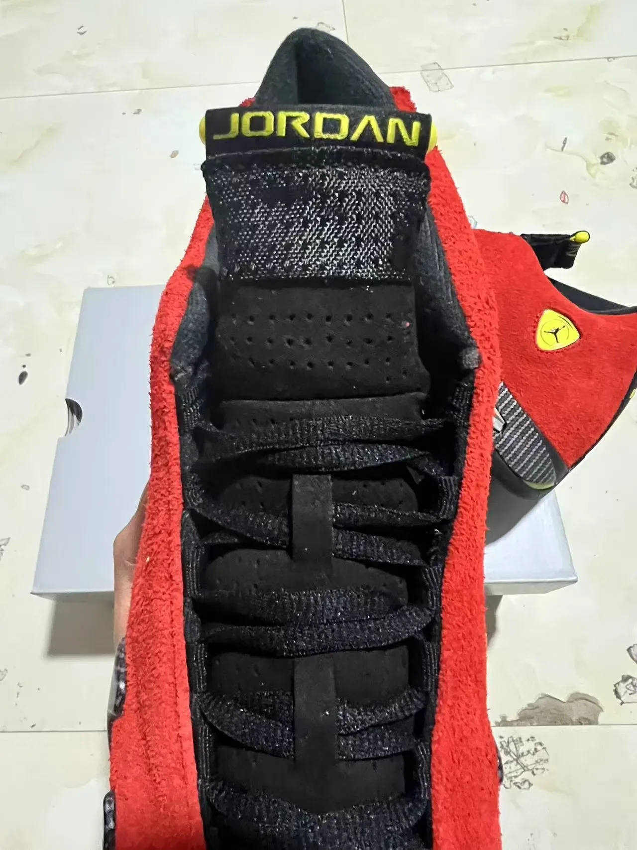 Air Jordan 14 فيراري ريد سويد ألياف الكربون حذاء كرة السلة 4