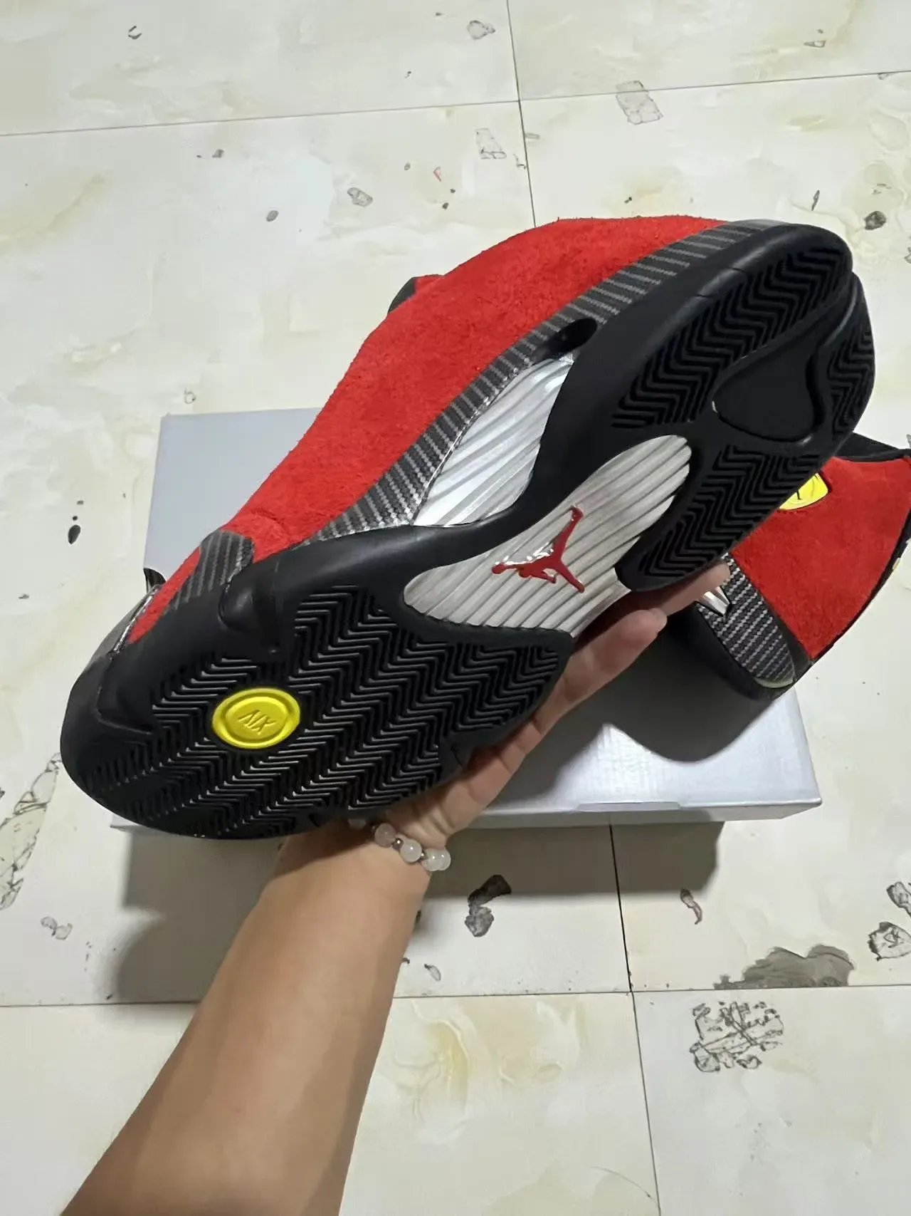 Air Jordan 14 فيراري ريد سويد ألياف الكربون حذاء كرة السلة 6