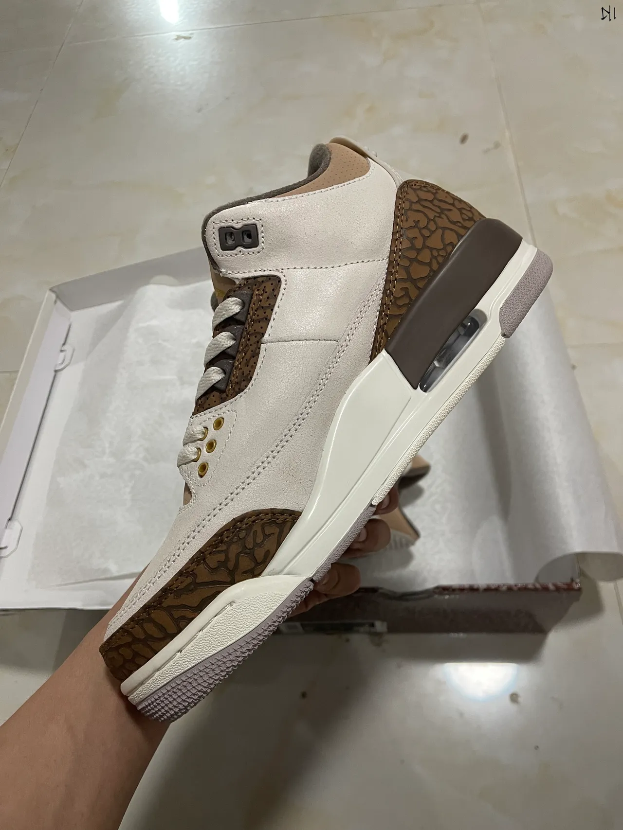 Zapatillas de baloncesto Air Jordan 3 Off-White con estampado de elefante marrón 4