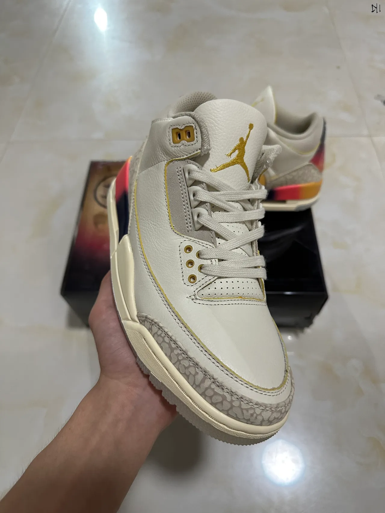Chaussures de basketball Air Jordan 3 Off-White à talon dégradé crème 2