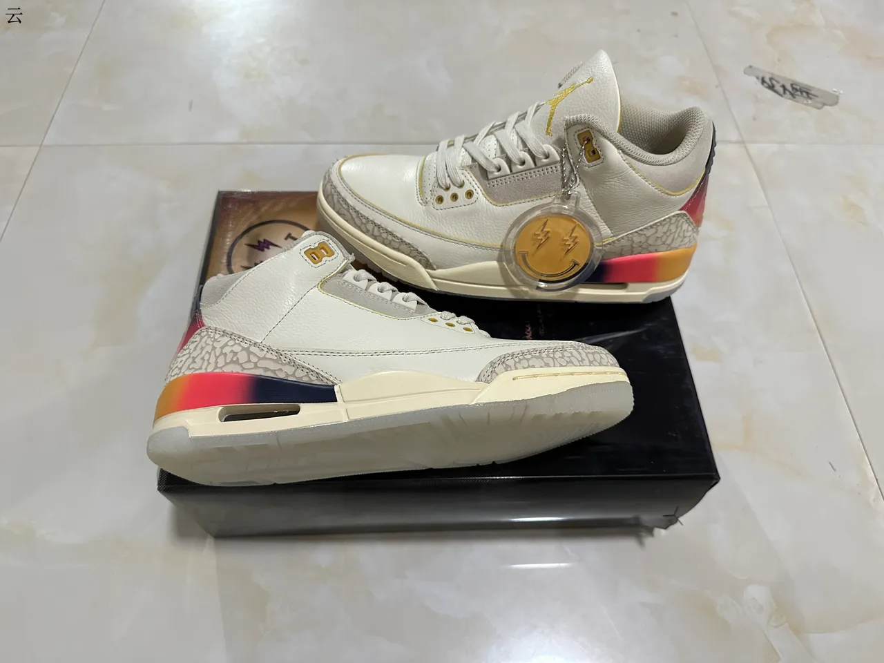 Chaussures de basketball Air Jordan 3 Off-White à talon dégradé crème 9