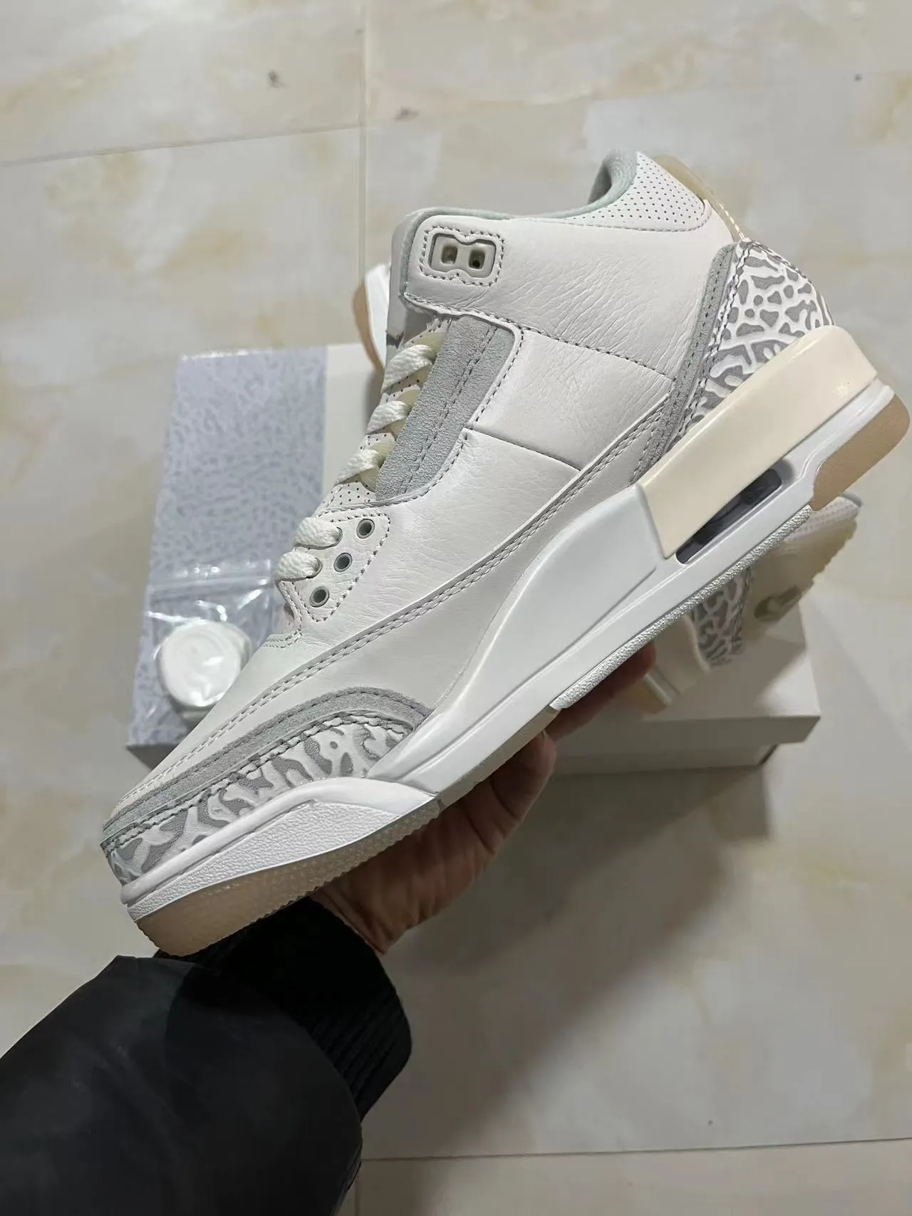 Air Jordan 3 White Elephant Print Basketball Shoes 5
