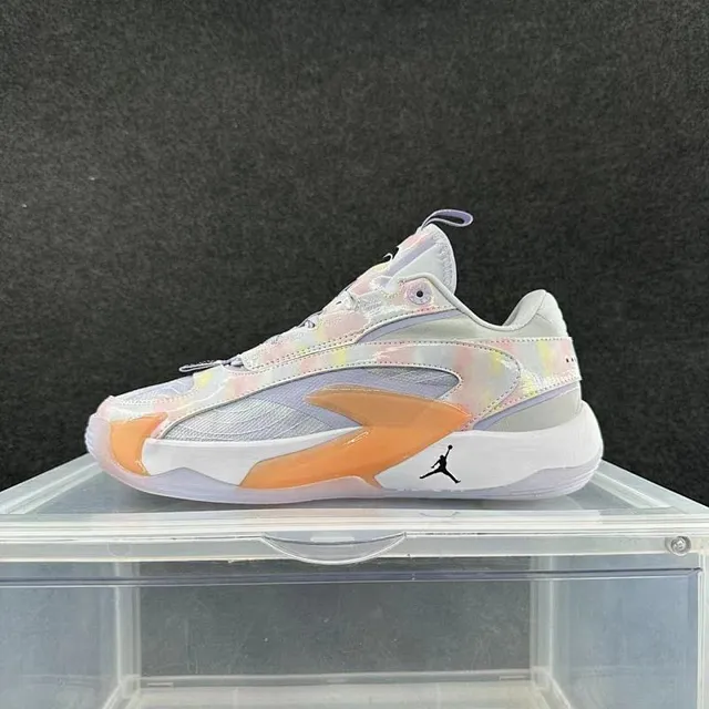 Chaussures de basketball Air Jordan 36 irisées Tie-Dye Orange Wave 2