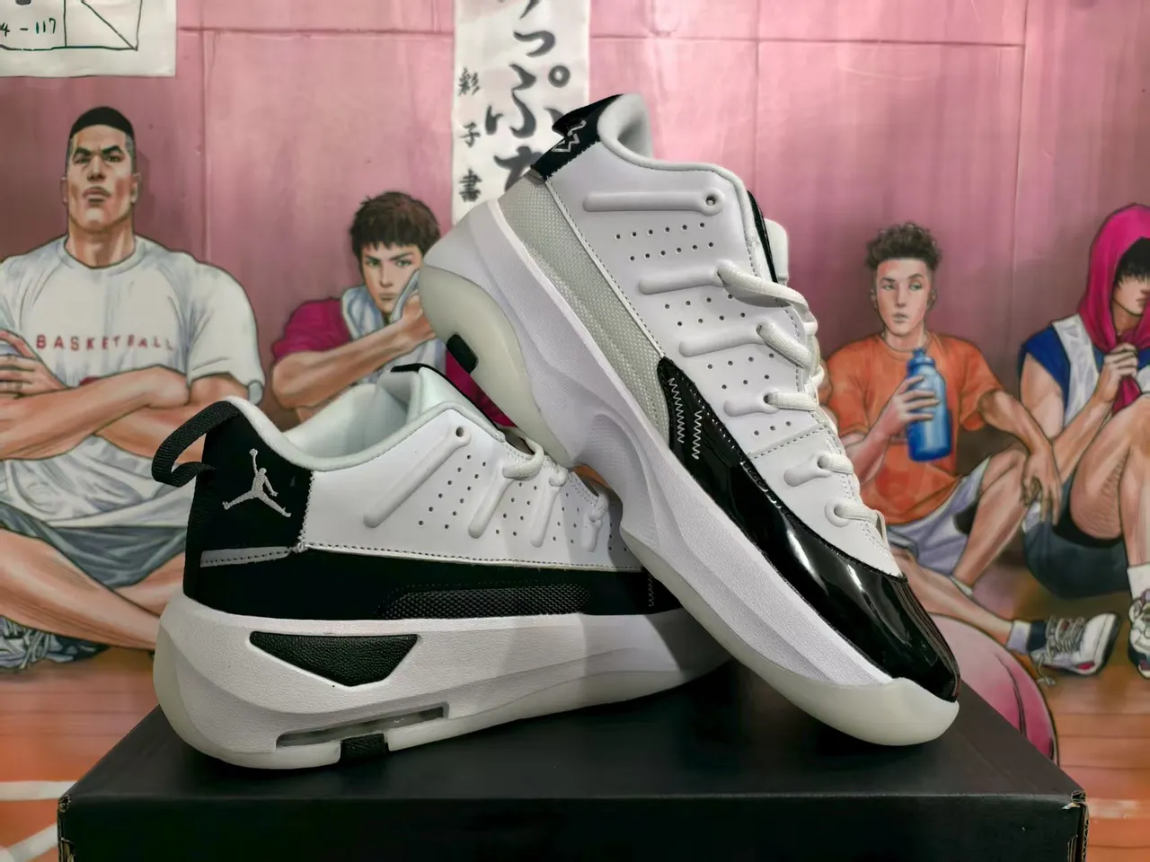 Chaussures de basketball Air Jordan 37 blanc et noir 2