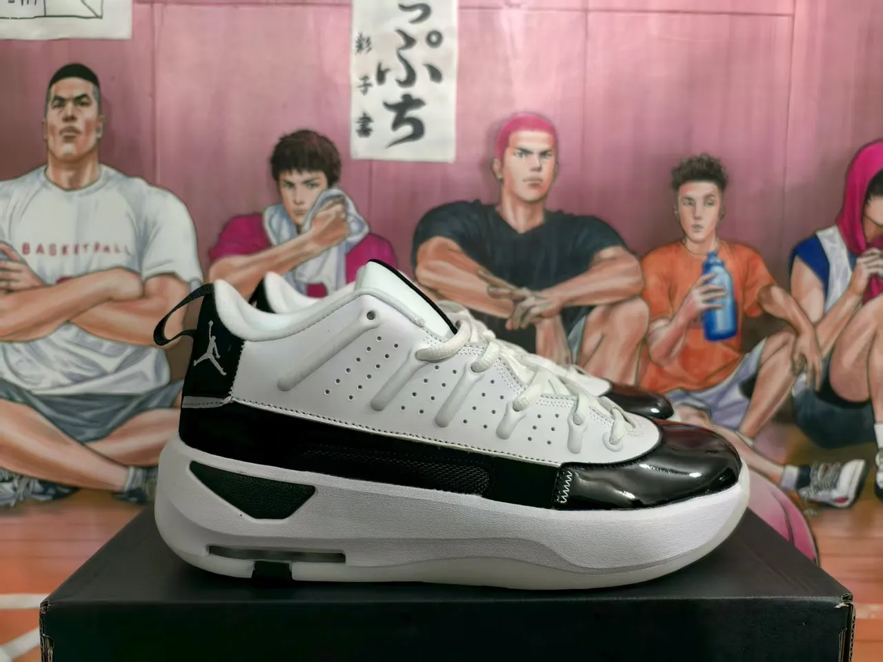 Chaussures de basketball Air Jordan 37 blanc et noir 3