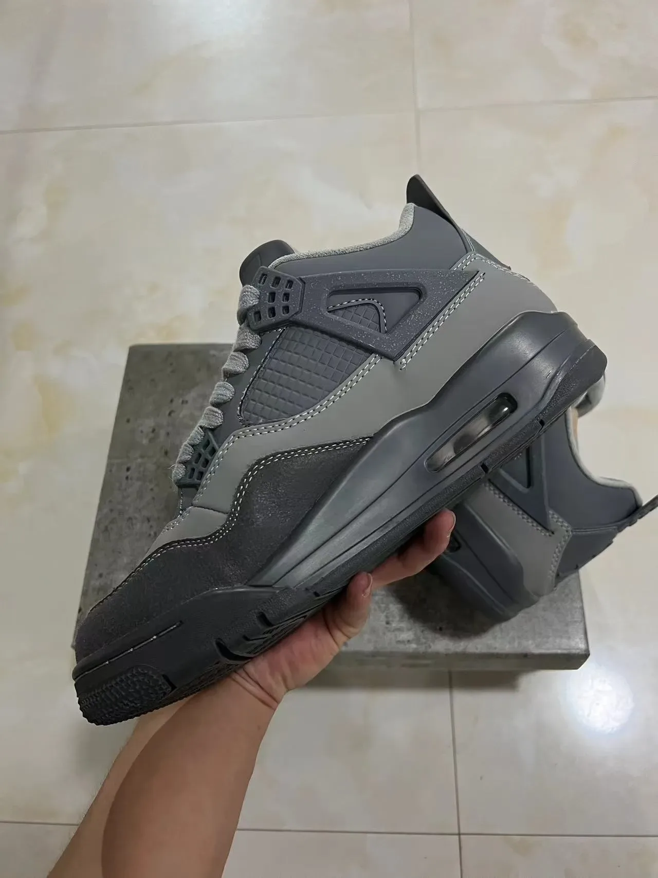 Air Jordan 4 أحادي اللون رمادي حذاء كرة السلة 4