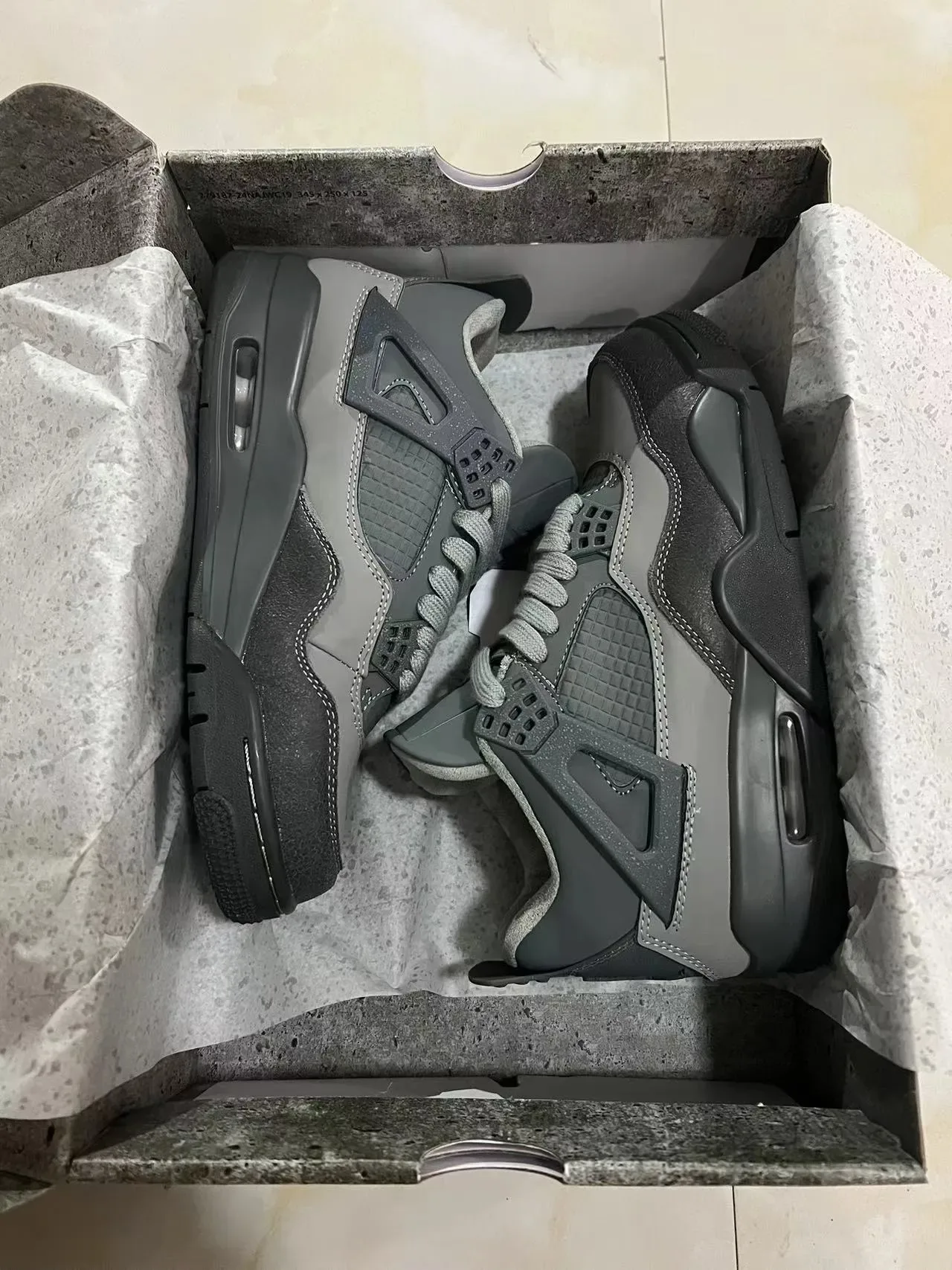 Air Jordan 4 أحادي اللون رمادي حذاء كرة السلة 8