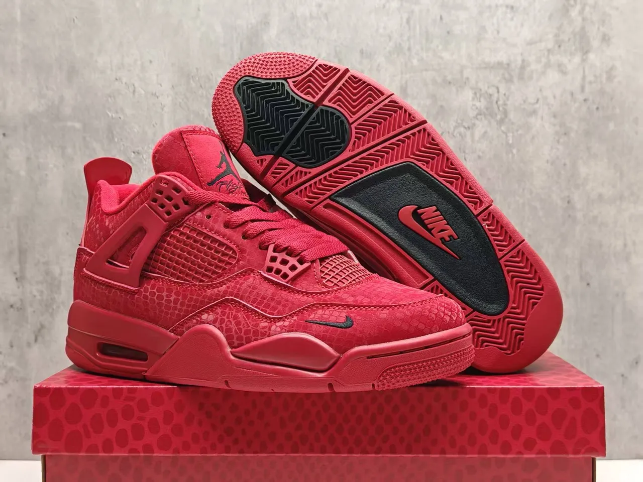 Air Jordan 4 Monochromatic Red Snake-Embossed Basketball Shoes 3