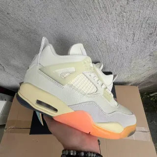 Air Jordan 4 Off-White and Orange 篮球鞋