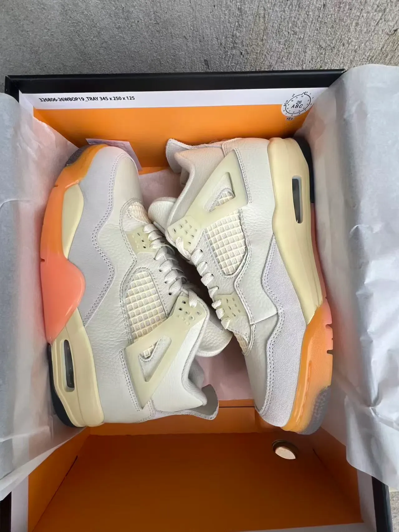 Air Jordan 4 Off-White e Laranja Tênis de Basquete 9