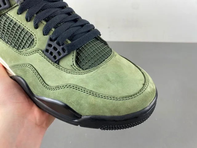 Chaussures de basketball montantes en daim vert olive Air Jordan 4 2