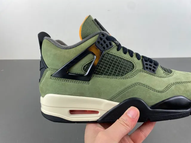 Chaussures de basketball montantes en daim vert olive Air Jordan 4 3