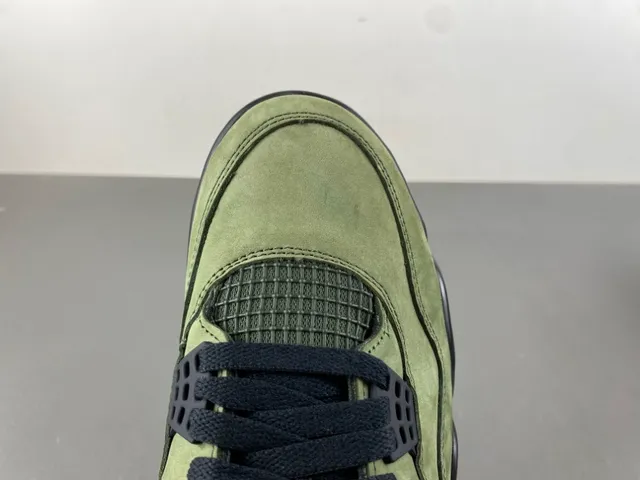 Chaussures de basketball montantes en daim vert olive Air Jordan 4 5