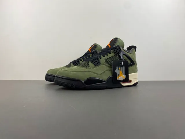 Chaussures de basketball montantes en daim vert olive Air Jordan 4 10