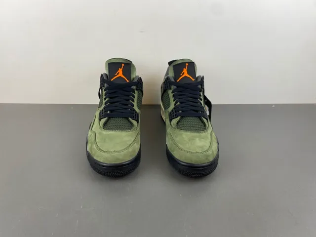 Chaussures de basketball montantes en daim vert olive Air Jordan 4 11