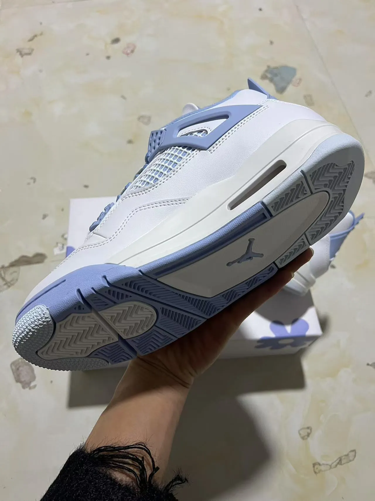 Chaussures de basketball Air Jordan 4 Retro blanc et bleu clair 6