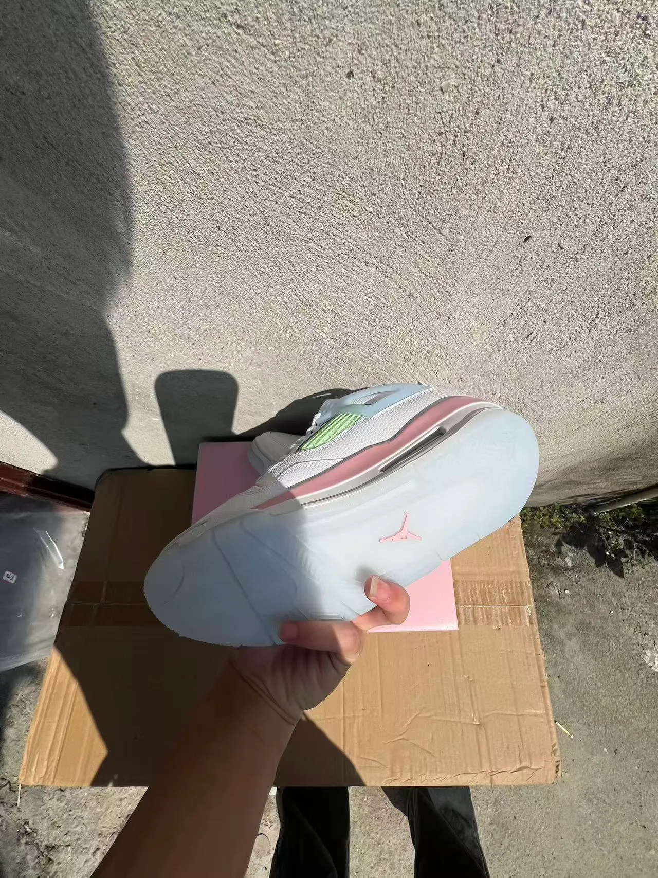 Chaussures de basketball Air Jordan 4 blanc, rose et vert menthe 6
