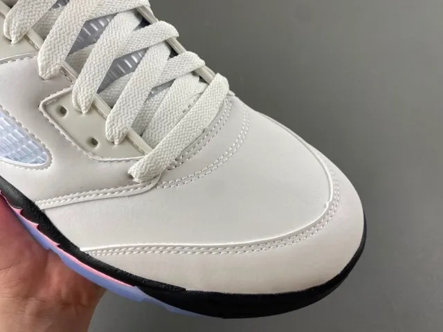 حذاء كرة السلة Air Jordan 5 Off-White باللونين الوردي والأزرق 2