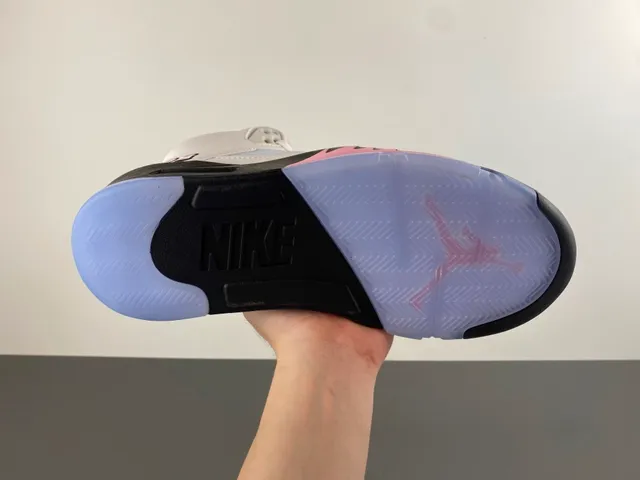 حذاء كرة السلة Air Jordan 5 Off-White باللونين الوردي والأزرق 9
