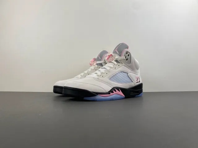 حذاء كرة السلة Air Jordan 5 Off-White باللونين الوردي والأزرق 10