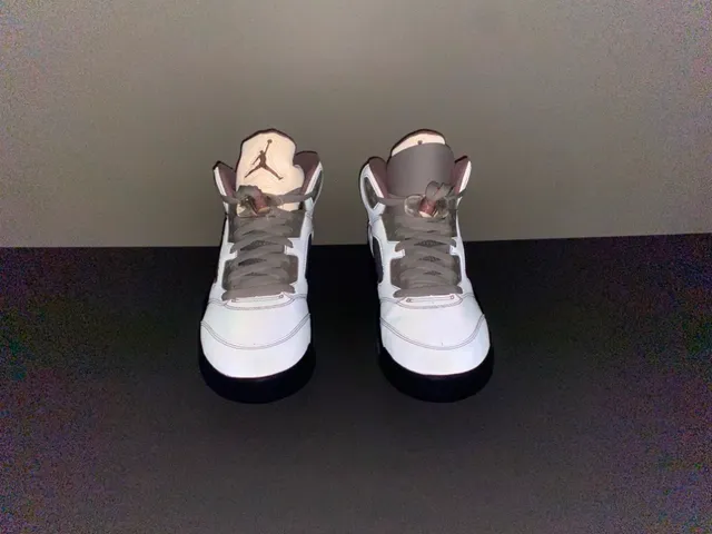 حذاء كرة السلة Air Jordan 5 Off-White باللونين الوردي والأزرق 12