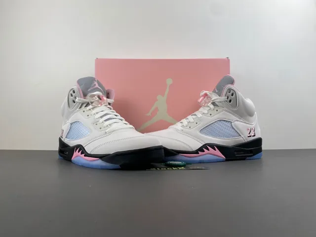 حذاء كرة السلة Air Jordan 5 Off-White باللونين الوردي والأزرق 14
