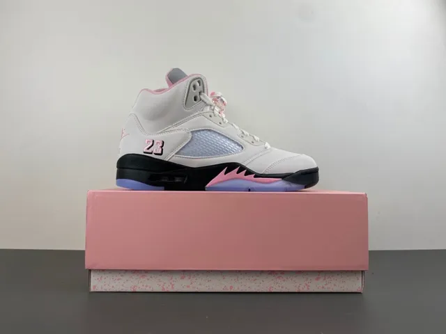 حذاء كرة السلة Air Jordan 5 Off-White باللونين الوردي والأزرق 16
