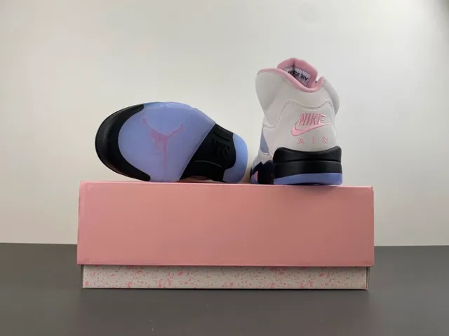 حذاء كرة السلة Air Jordan 5 Off-White باللونين الوردي والأزرق 17