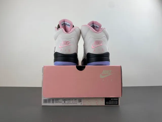 حذاء كرة السلة Air Jordan 5 Off-White باللونين الوردي والأزرق 18
