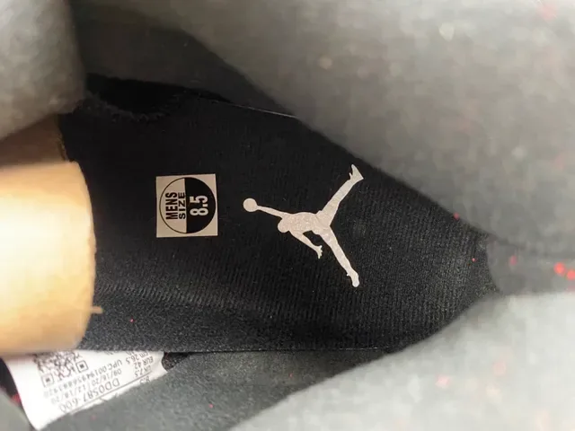 Air Jordan 5 Vermelho Preto Azul Claro Tênis de Basquete 7