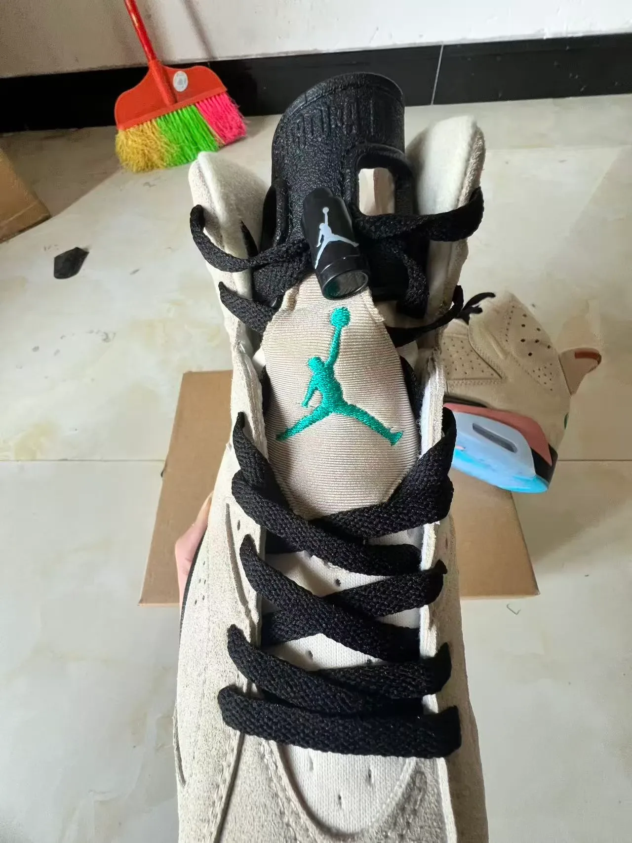 Air Jordan Bege Rosa Tênis de Basquete de Camurça e Couro de Topo Alto 4