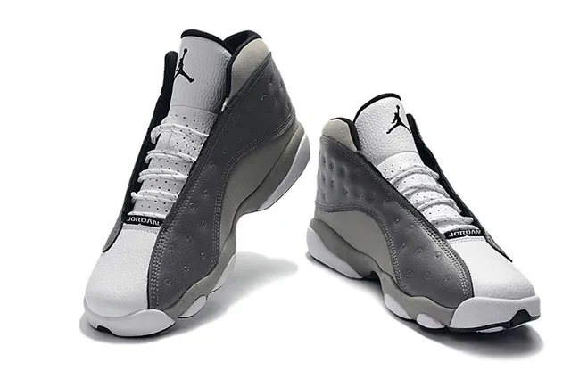 Air Jordan Chaussures de Basketball Gris Noir Cuir Perforé Hautes 3