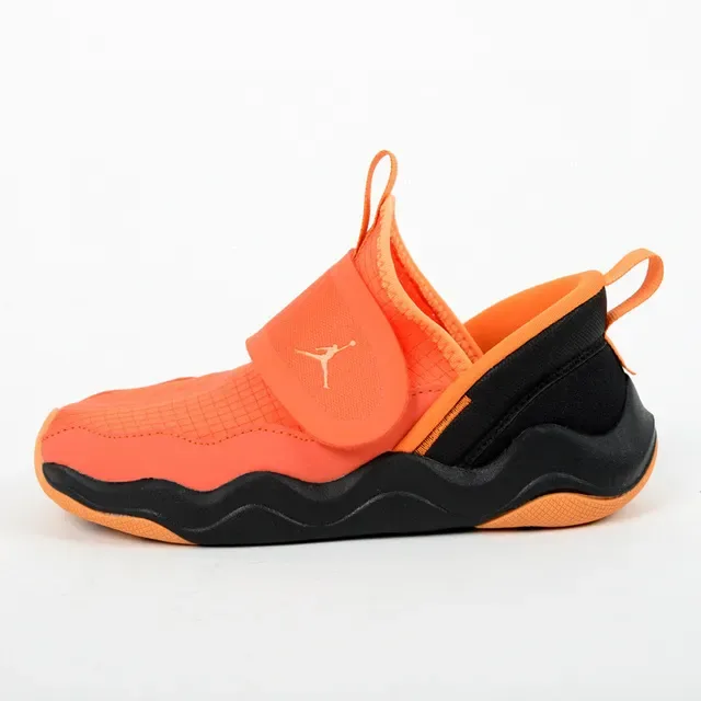 Sneakers lifestyle sans lacets Air Jordan à semelle intermédiaire ondulée orange et noir 3