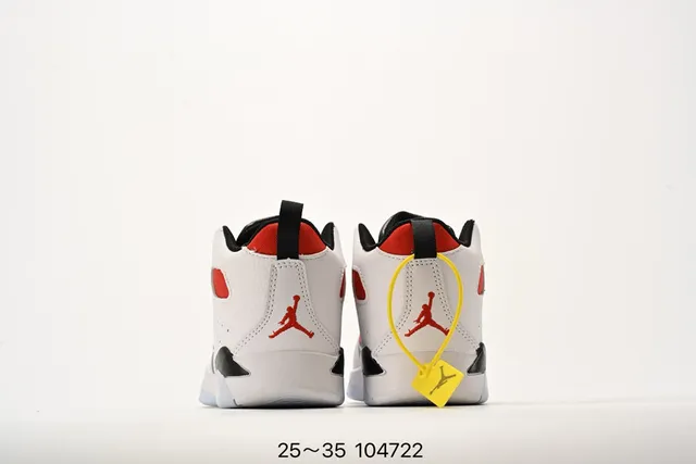 Tênis de basquete Air Jordan cano alto com colarinho acolchoado branco e azul 9