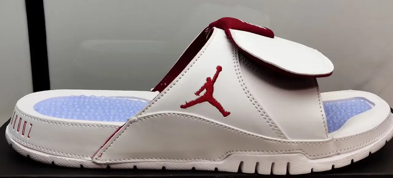 Air Jordan White Red Leather-Like Upper Textured Rubber Outsole Slippers 5